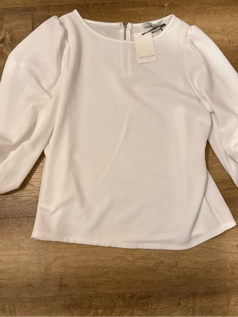 Green Envelope White Crewneck Puff-Sleeve Blouse
